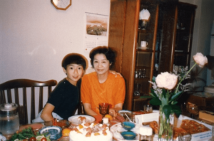 伊勢谷友介と母親の写真３