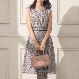 「恋する母たち」まり(仲里依紗)のワンピース