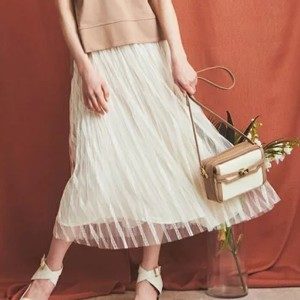 恋する母たち2話のまりのスカート
